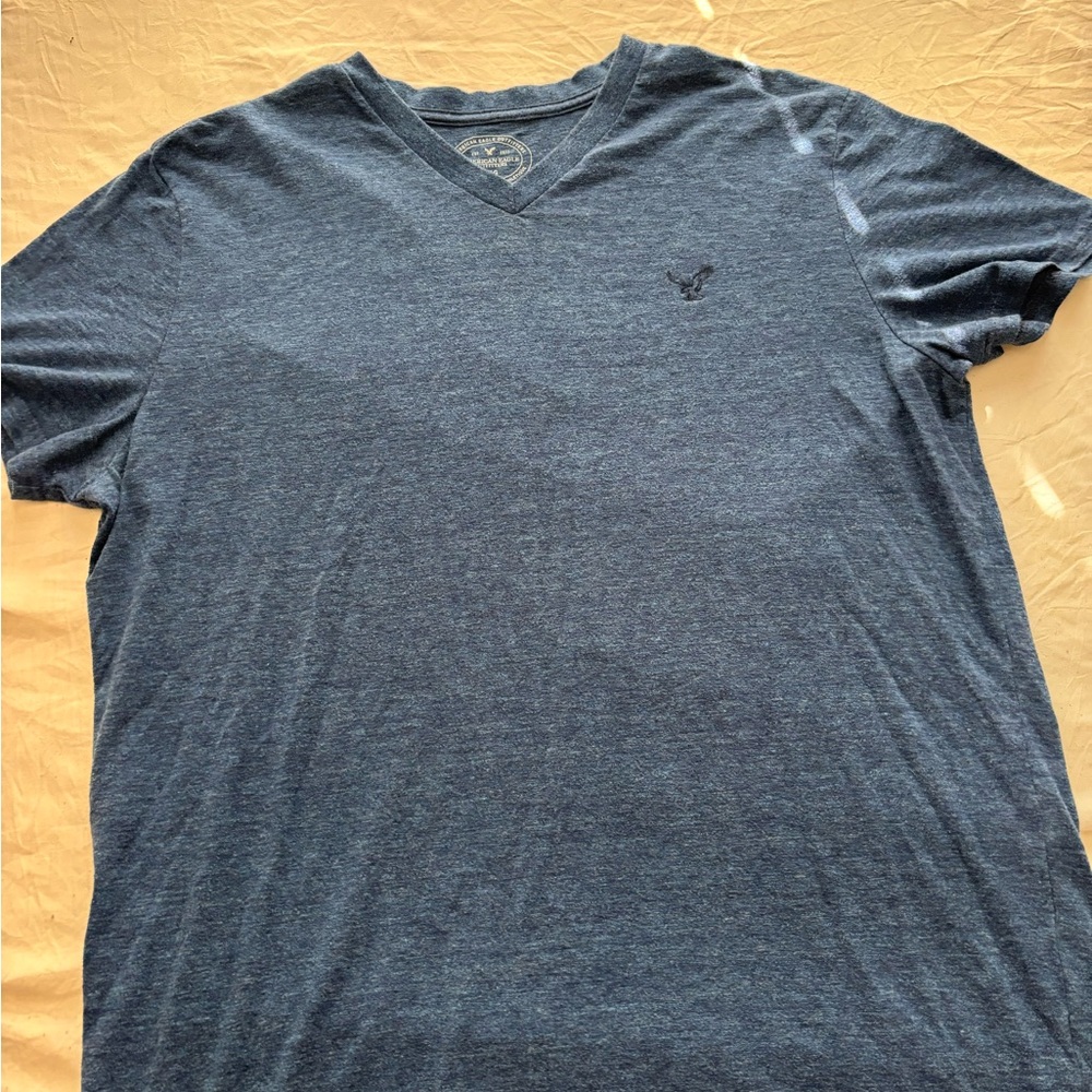 American Eagle Outfitters Heathered Blue V-Neck Tee